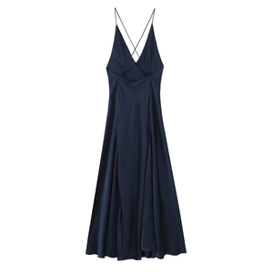 Elegantes dunkelblaues Satin-Trägerkleid mit tiefem V-Ausschnitt und fließender A-Linie