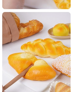 Detailansicht von PU-Schaum-Brot mit weicher Textur und realistischem Back-Effekt