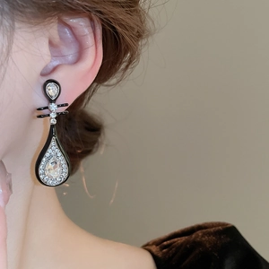 Elegante schwarze Emaille-Ohrhänger im chinesischen Stil mit Kristallen für Vintage-Look