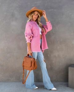 Rosa Denim-Jacke für Damen mit Fransen-Details und lässiger, lockerer Passform