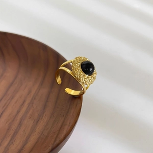 Retro 18K gold plated hammered texture open ring with round black natural stone
