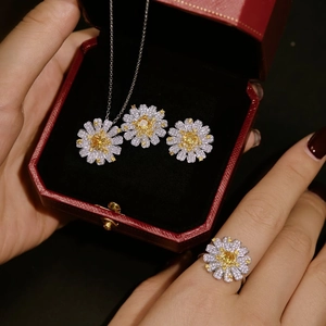Elegant S925 sterling silver daisy jewelry set with necklace earrings and ring