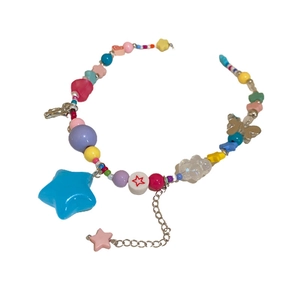 Collier de perles colorées Y2K avec grand pendentif étoile bleue et charms nuages