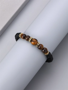 Bracciale da uomo con occhio di tigre e perle nere opache con distanziali dorati