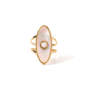 Elegant 18K gold stainless steel ring featuring oval white shell and sun pattern detail