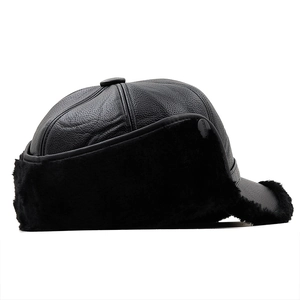 Chapeau d'hiver en cuir noir pour hommes avec protège-oreilles et doublure en fourrure