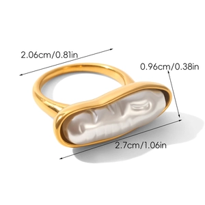 Detailed dimension guide showing 2.7cm baroque pearl size on a gold stainless steel ring