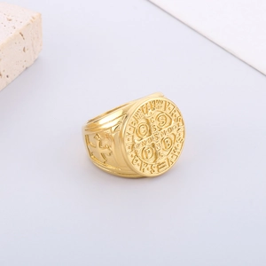 Anello a sigillo croce San Benedetto oro da uomo con incisioni religiose vintage