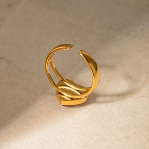 Detailed close-up of 18k gold-plated stainless steel heart ring with double-band design
