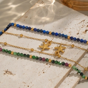 Bracciale a doppio strato placcato oro 18K con pietre naturali e stelle marine