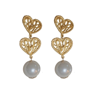 Elegant gold hollow heart earrings with large pearl drop in a vintage minimalist design