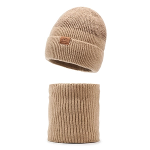 Set berretto e scaldacollo in maglia kaki chiaro con calda fodera in pile invernale