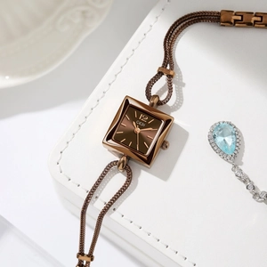 Elegant vintage square brown quartz watch for women with stylish chain bracelet strap