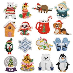 Christmas Cartoon Embroidery Patches For Clothing Decoration DIY Iron On Sew On Embroidered Appliques Snowman Deer Santa Hat