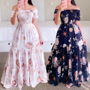 Robe longue à épaules dénudées avec imprimé floral et coquillages blanc et bleu