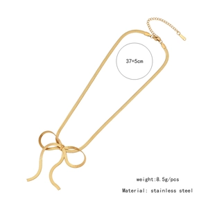Detail of golden stainless steel bow necklace with 37+5cm snake chain and 8.5g weight info
