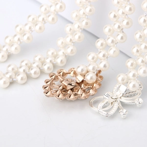 Eleganter weißer Perlen-Taillengürtel für Damen mit Strass-Schleife und ovalen Schnallen