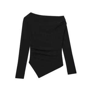 Maglia aderente da donna a maniche lunghe nera con orlo asimmetrico e taglio moderno casual