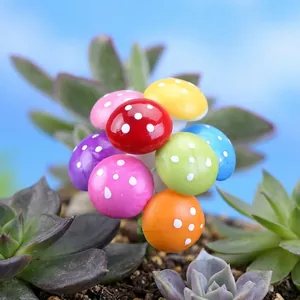 Set di sette mini funghi colorati in schiuma per decorazioni di giardini e bonsai