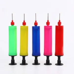 Set di pompe manuali per palloncini in plastica con aghi in metallo in cinque colori