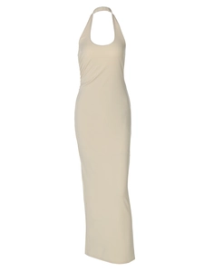 Robe longue dos nu élégante en beige avec coupe ajustée et fente latérale haute