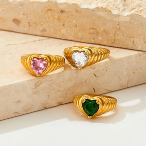Retro Heart Zircon Ring Stainless Steel Ribbed Wave Texture Inlaid Sweet French Style Jewelry For Women Gift