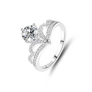 Elegant S925 silver crown ring with 1 carat moissanite moissanite stone in white finish