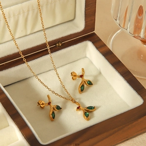 Parure de bijoux vintage en acier inoxydable avec collier et boucles d'oreilles feuilles