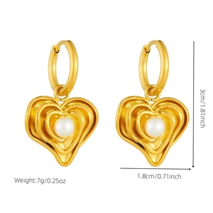 Gold-plated heart hoop earrings with pearl pendant, height 3cm and width 1.8cm