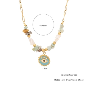 Detailed view of stainless steel necklace showing dimensions 40+6cm and 1.8cm pendant size