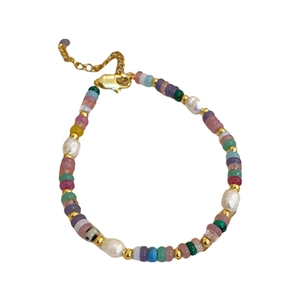 Bracelet plaqué or 18 carats avec perles baroques colorées et perles de forme irrégulière