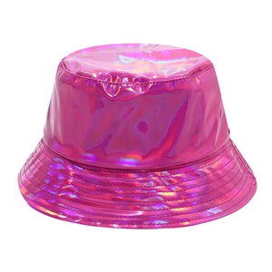 Bob holographique rose métallique avec effet iridescent pour style urbain et soirées