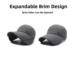 Détail du bord large rétractable montrant les extensions latérales du chapeau gris