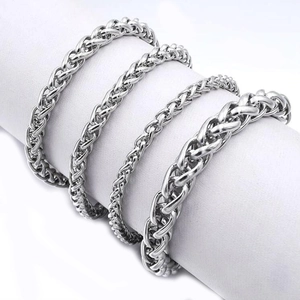 Silver stainless steel keel chains for men in four various thicknesses on display
