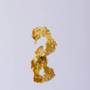 Exquisite gold mesh texture feather shaped open ring made of durable stainless steel