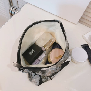 Floral jacquard cosmetic bag with large capacity storage for makeup and toiletries