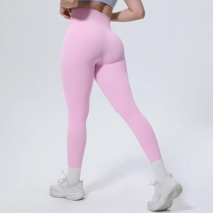 Rückansicht der rosa High-Waist Yoga-Leggings mit Kompression und Push-Up-Effekt am Gesäß