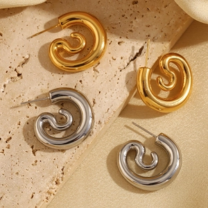 Chic 18K gold and silver plated stainless steel spiral rattle snake hoop earrings