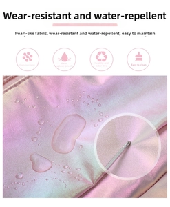 Waterproof and scratch-resistant pearlescent fabric detail of the pink travel bag
