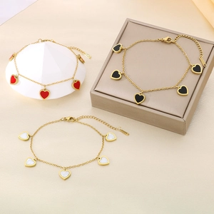 Bracciali con ciondoli a cuore in acciaio inossidabile placcato oro 18K, rosso, nero, bianco
