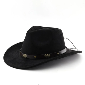 Dettaglio cappello cowboy in pelle scamosciata nera con borchie in bronzo vintage su cuoio