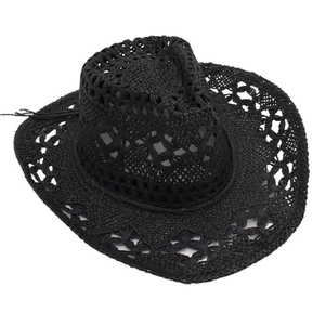 Détail du tissage ajouré complexe du chapeau de cowboy en paille noire pour la plage
