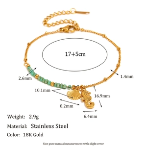 Bracelet hippocampe en acier doré 18K avec perles vertes et détails des dimensions