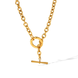 Detailed close-up of golden OT-buckle chain necklace with hammer-textured rings