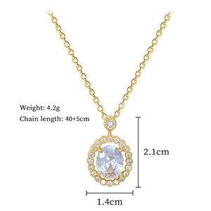 Detail view of oval zircon necklace with dimensions 2.1x1.4cm and weight 4.2g