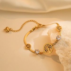 Exquisites goldenes Lebensbaum Armband mit Zirkonia Steinen und Herzanhänger Motiv