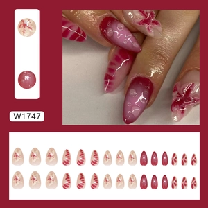 Coffret de 24 faux ongles avec motifs floraux 3D et dégradés de rouge élégants