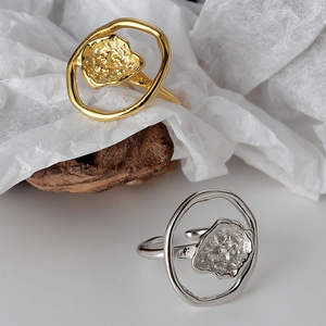 Minimalist S925 sterling silver irregular ring with lava texture in gold and silver
