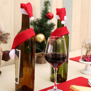 Décoration de bouteille de vin de Noël en intissé avec mini chapeaux et écharpes