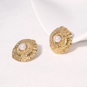 18K gold plated stainless steel stud earrings with white pearl and hammered texture
